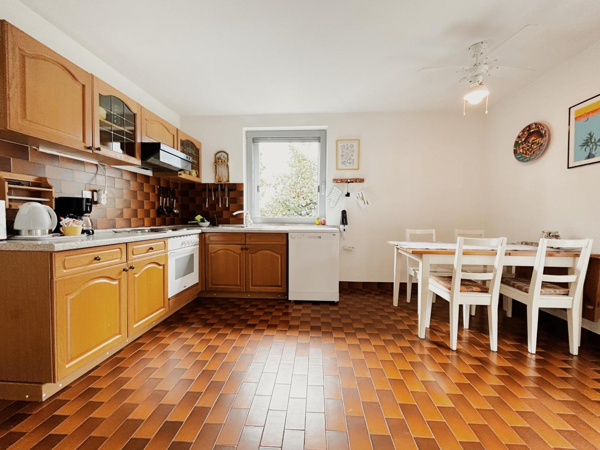 Sunny House Apartment ซัมบราทิยา ภายนอก รูปภาพ